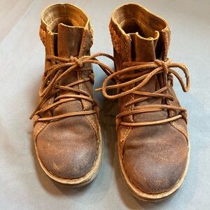 Born Tan Leather Boots W 9.5
